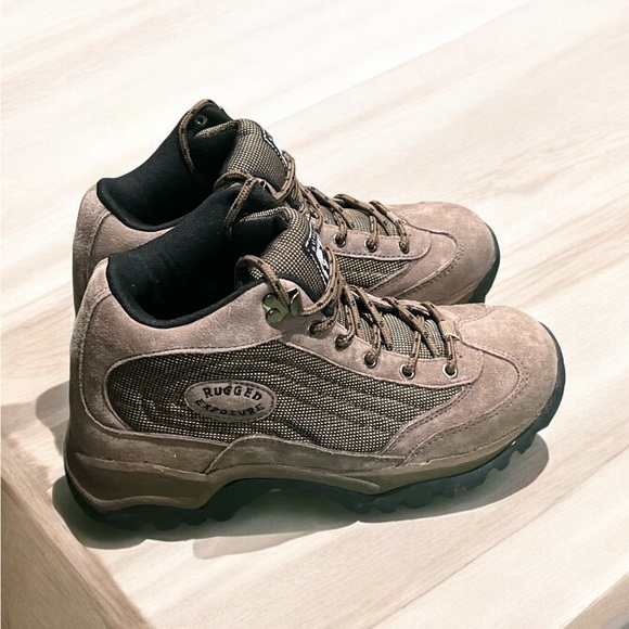 Shoes - Women’s Eagle II Women’s Rugged Exposure Hiking Boots Size 8.